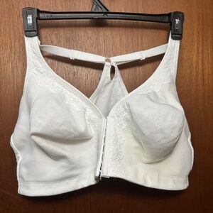Cacique Unlined Full Coverage No-Wire Bra Front Closure